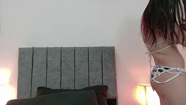 GabrielaMK online show from August 1, 2026, 9:51 am