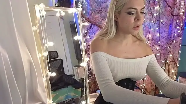 Snapshot of cunty_tranny_lydia chatting on March 8, 2026, 5:44 am cunty tranny lydia online show from March 8, 2026, 5:44 am