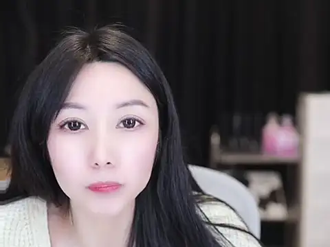 Nuyoah-77 online show from November 3, 2025, 3:26 pm