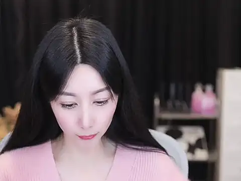 Nuyoah-77 online show from November 11, 2025, 3:07 pm