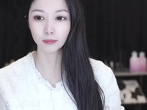 Nuyoah-77 online show from February 13, 2026, 4:18 pm