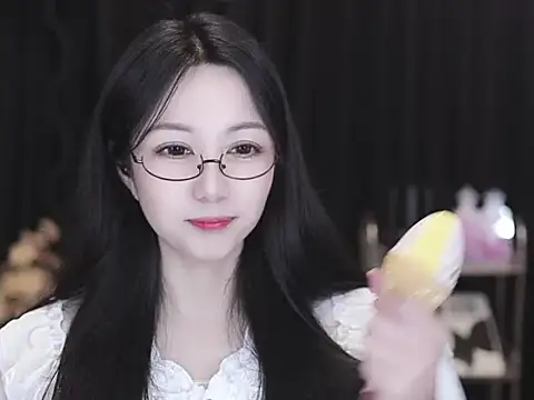 Nuyoah-77 online show from February 24, 2026, 3:02 pm