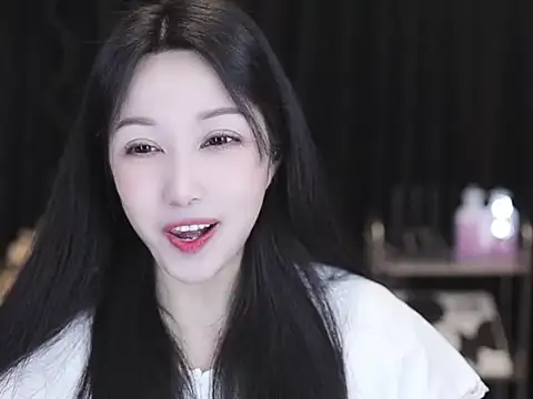 Nuyoah-77 online show from March 7, 2026, 8:32 am