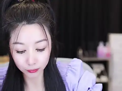 Nuyoah-77 online show from September 9, 2025, 4:49 pm