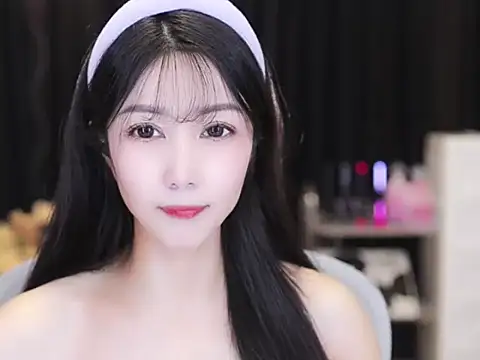 Nuyoah-77 online show from October 14, 2025, 3:56 pm