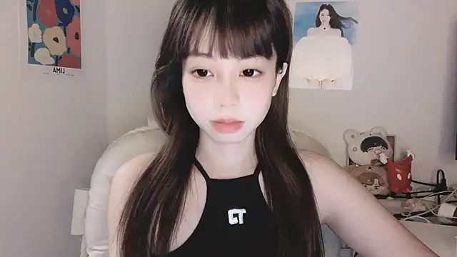 Snapshot of -Hottie chatting on September 17, 2025, 4:20 pm -Hottie online show from September 17, 2025, 4:20 pm