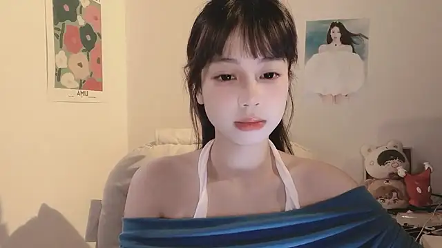 Snapshot of -Hottie chatting on September 18, 2025, 4:10 pm -Hottie online show from September 18, 2025, 4:10 pm