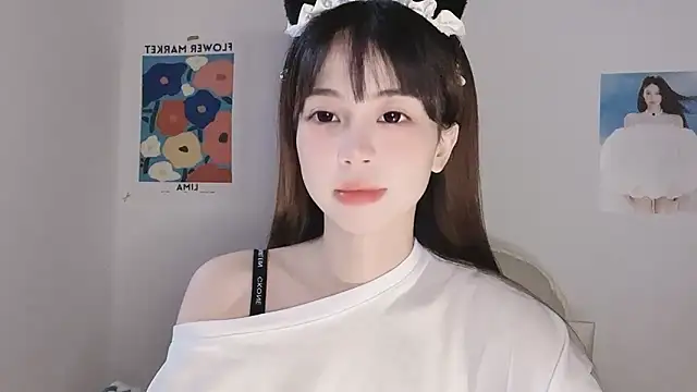 Snapshot of -Hottie chatting on December 22, 2025, 4:07 pm -Hottie online show from December 22, 2025, 4:07 pm