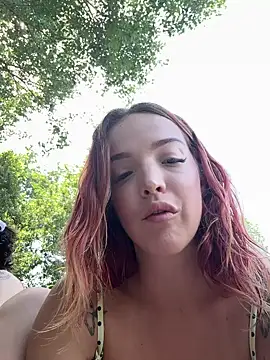 Snapshot of gloria01_daddy chatting on July 7, 2026, 1:03 pm gloria01 daddy online show from July 7, 2026, 1:03 pm