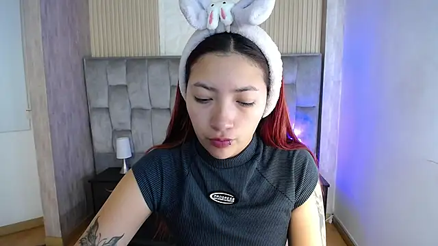 Mia Rinn online show from October 21, 2025, 1:21 pm