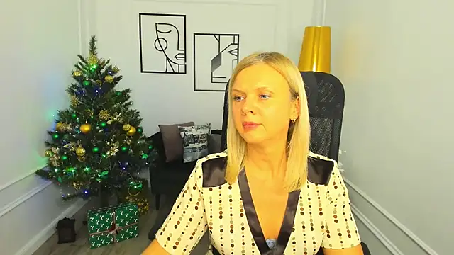 AgathaKlouin online show from December 18, 2025, 7:18 pm