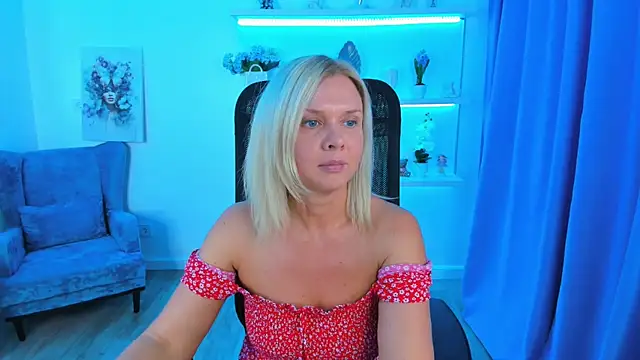 AgathaKlouin online show from September 9, 2025, 7:34 pm