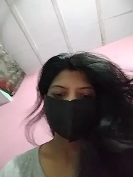 Hotty-Divya online show from June 17, 2026, 3:39 am