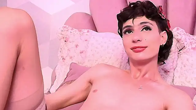 KylieMonnett online show from December 13, 2025, 8:04 pm