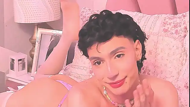 KylieMonnett online show from June 13, 2026, 6:39 pm