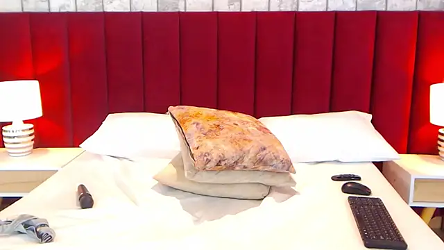 EmilyKnight online show from February 26, 2025, 1:46 am