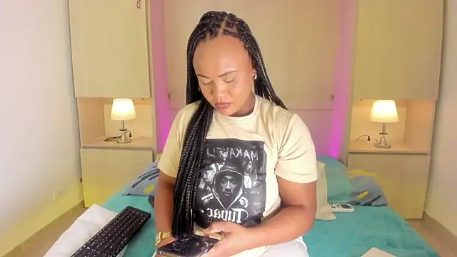 EmilyyStuart online show from September 24, 2025, 3:57 am