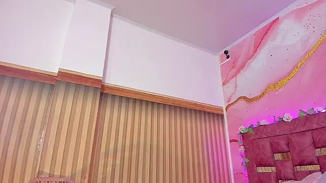 melody paris online show from September 22, 2025, 10:54 am