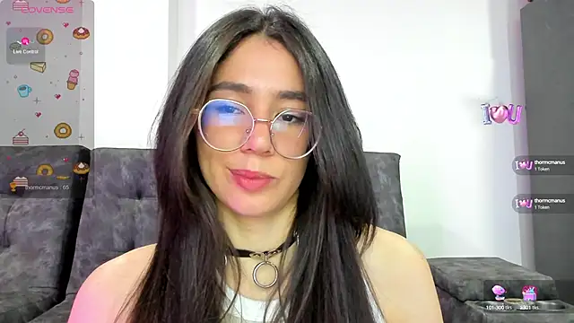 emmadiaz1 online show from January 12, 2025, 12:49 am