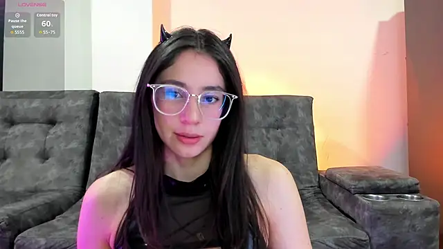 emmadiaz1 online show from March 4, 2026, 4:20 am