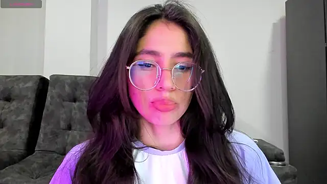 emmadiaz1 online show from January 31, 2025, 4:25 am