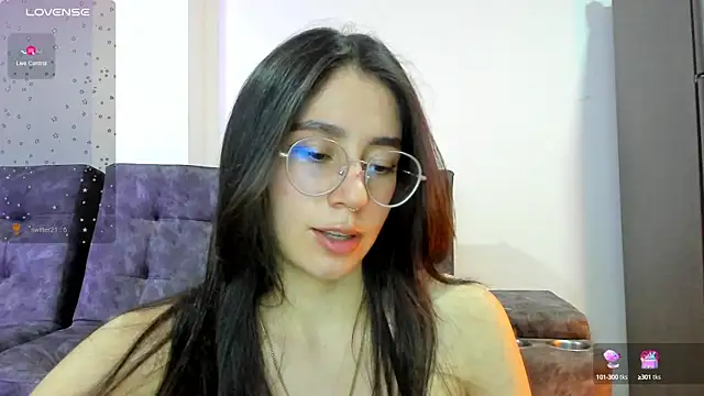 emmadiaz1 online show from December 13, 2024, 3:49 am