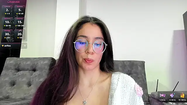 emmadiaz1 online show from December 15, 2025, 3:12 am