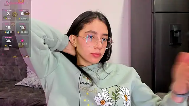 emmadiaz1 online show from December 23, 2024, 2:13 am