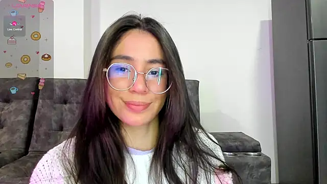 emmadiaz1 online show from January 16, 2025, 11:48 pm