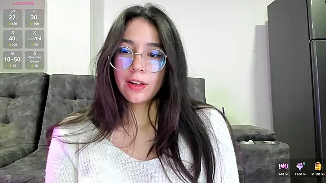 emmadiaz1 online show from September 14, 2025, 6:14 am