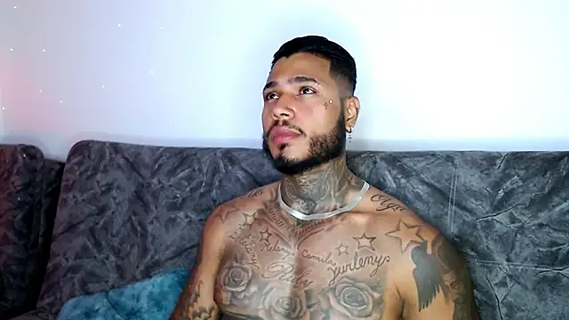 Exotic tatto27121 online show from January 17, 2025, 12:10 am