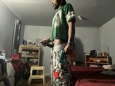SluttyLyfe4L online show from July 26, 2026, 11:33 pm