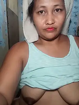 Sweetchuby1995 online show from May 25, 2026, 2:05 pm