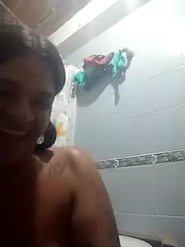 eloisaath online show from November 12, 2025, 8:01 pm