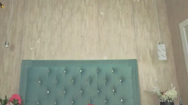 Alexa roussee online show from October 4, 2025, 12:39 pm