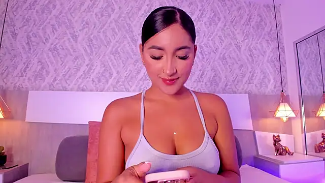 AishaPeyton online show from September 15, 2025, 4:40 pm