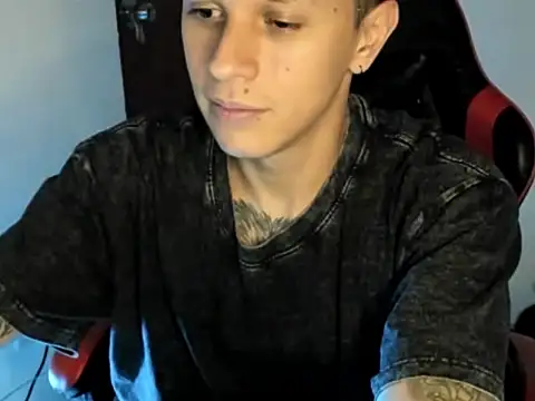 Snapshot of goodboy69l chatting on June 7, 2026, 12:05 am goodboy69l online show from June 7, 2026, 12:05 am
