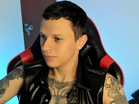 Snapshot of goodboy69l chatting on June 23, 2026, 12:41 am goodboy69l online show from June 23, 2026, 12:41 am
