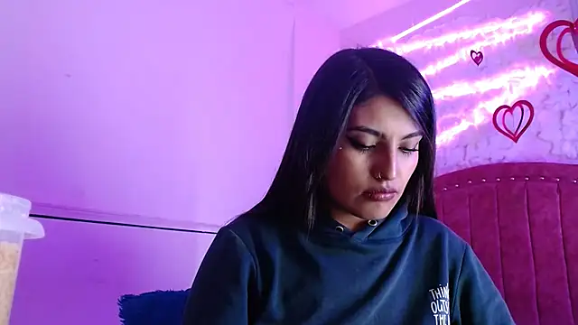 SarahStones online show from March 14, 2025, 8:42 am