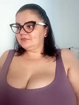 Madisonpalacio online show from October 3, 2025, 5:03 pm