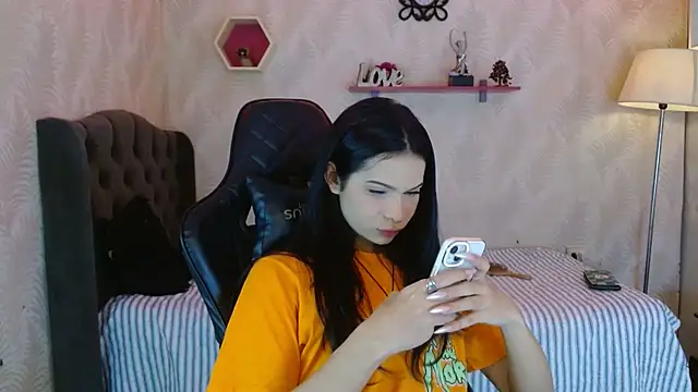 andy bell x online show from October 20, 2025, 6:04 am