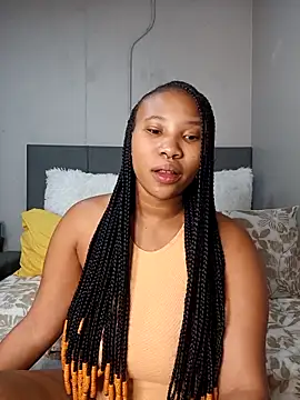 DrippinCaramelCutie online show from May 5, 2026, 9:40 pm