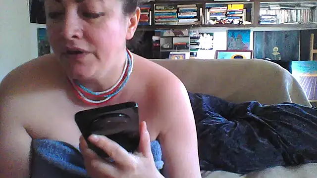 MariaAnaSunshine online show from March 4, 2026, 10:12 am