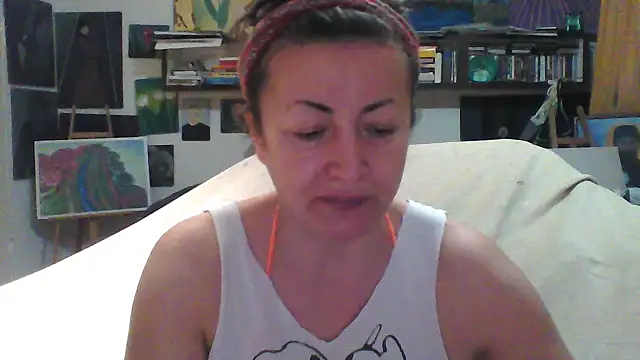 MariaAnaSunshine online show from October 14, 2025, 5:13 pm