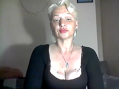 Snapshot of MaryJane441 chatting on June 2, 2026, 8:20 pm MaryJane441 online show from June 2, 2026, 8:20 pm