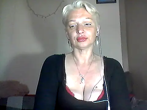 Snapshot of MaryJane441 chatting on June 3, 2026, 8:24 pm MaryJane441 online show from June 3, 2026, 8:24 pm