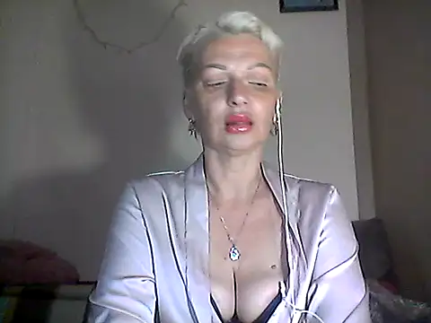 Snapshot of MaryJane441 chatting on June 17, 2026, 8:19 pm MaryJane441 online show from June 17, 2026, 8:19 pm