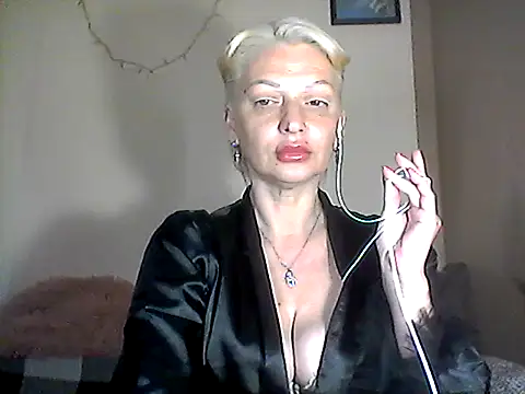 MaryJane441 online show from May 6, 2026, 8:24 pm