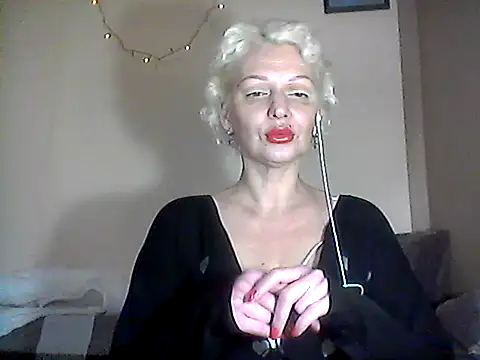 MaryJane441 online show from February 6, 2026, 9:44 pm