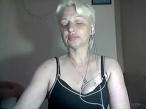 Snapshot of MaryJane441 chatting on June 5, 2026, 9:04 am MaryJane441 online show from June 5, 2026, 9:04 am